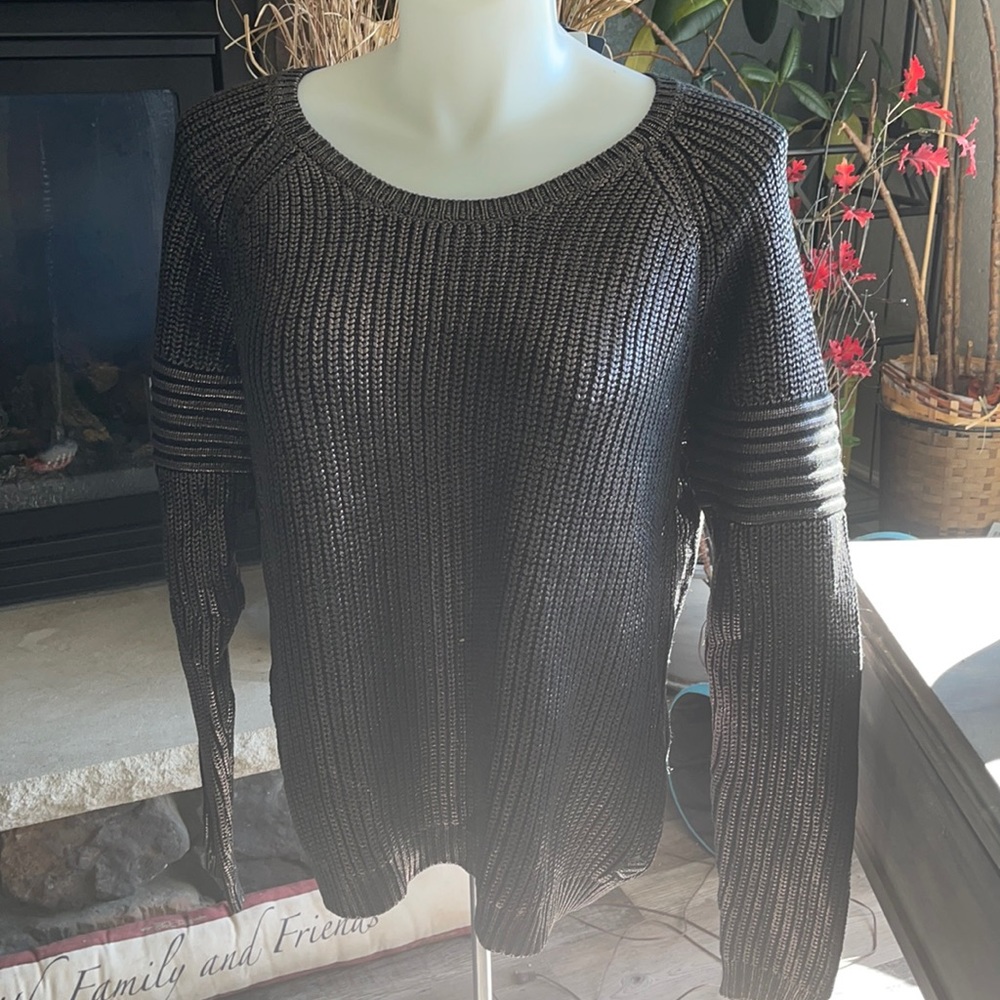 Harley Davidson Blanca and silver grey sweater with a little bling. Size 2X